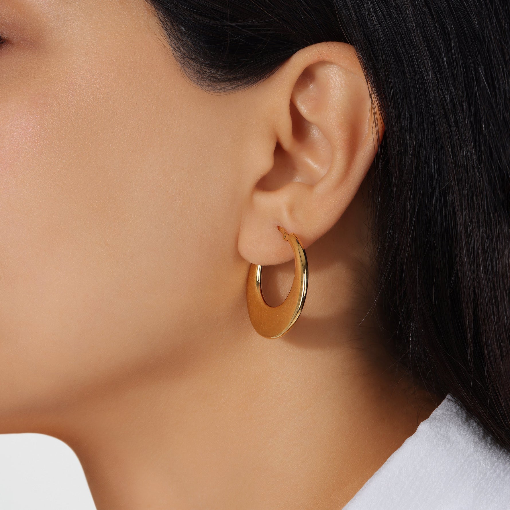 14K Gold Graduating Hoop Earrings Earring ABGE-128-G  - Abtin & Co.