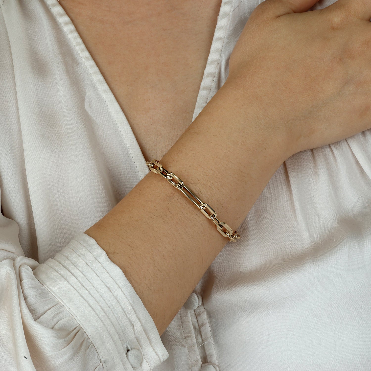 14K Gold Grand Flat Paper Clip Bracelet Bracelet ABGBR-108-G  - Abtin & Co.