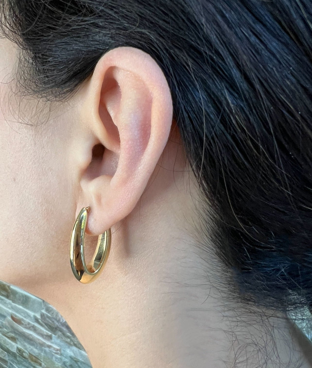 14K Gold Hallow U Hoop Earrings Earring ABGE-120-G  - Abtin & Co.