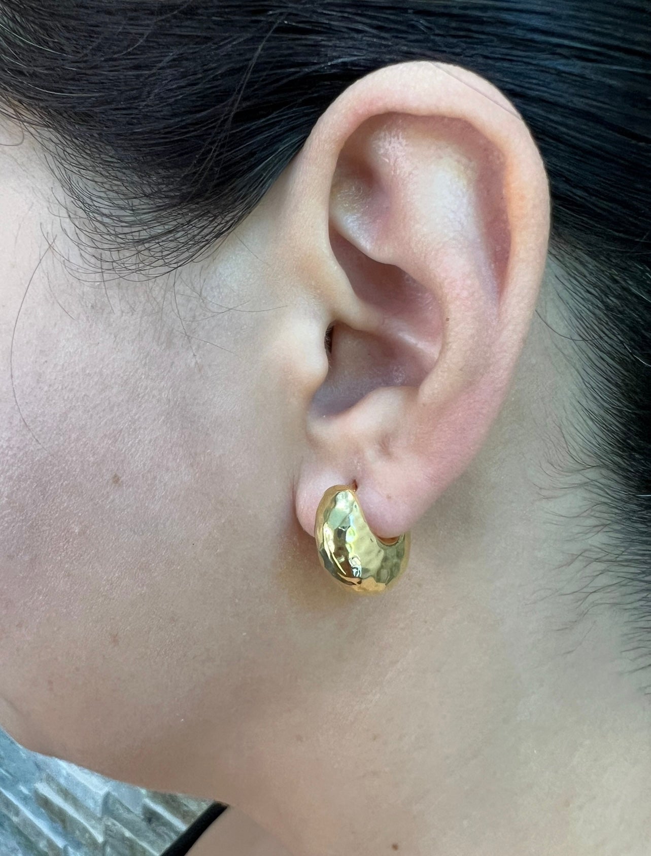 14K Gold Hammered Huggie Earrings Earring ABGE-105.1-G  - Abtin & Co.