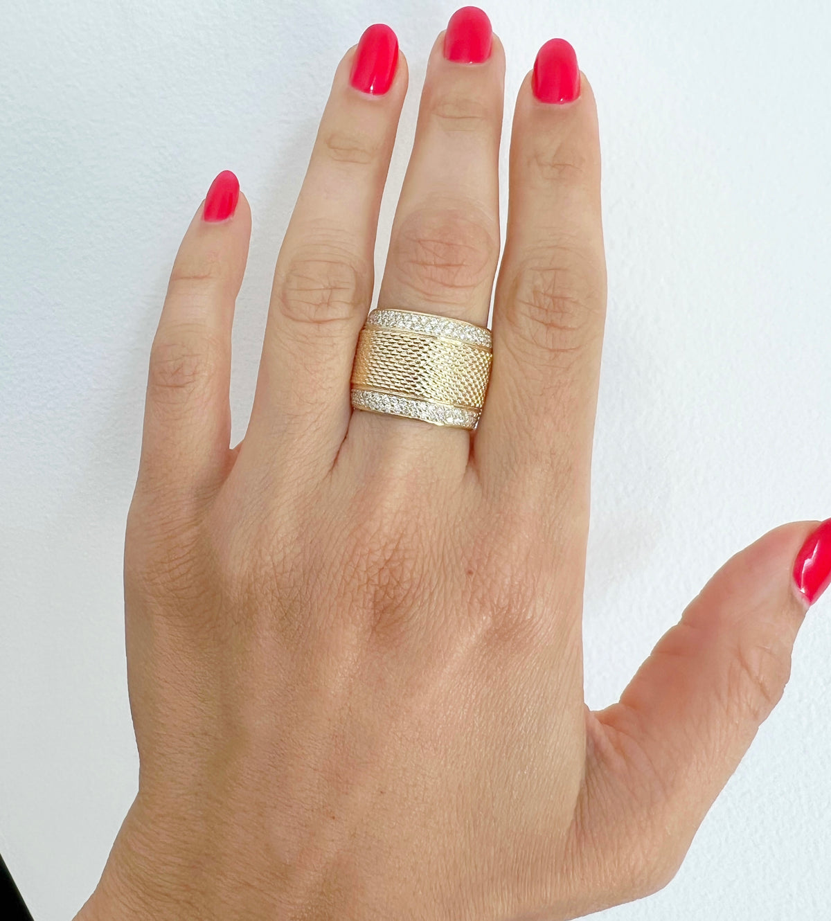 14K Yellow Gold Classic Wide Patterned Border Cigar Diamond Band Ring - Abtin & Company 