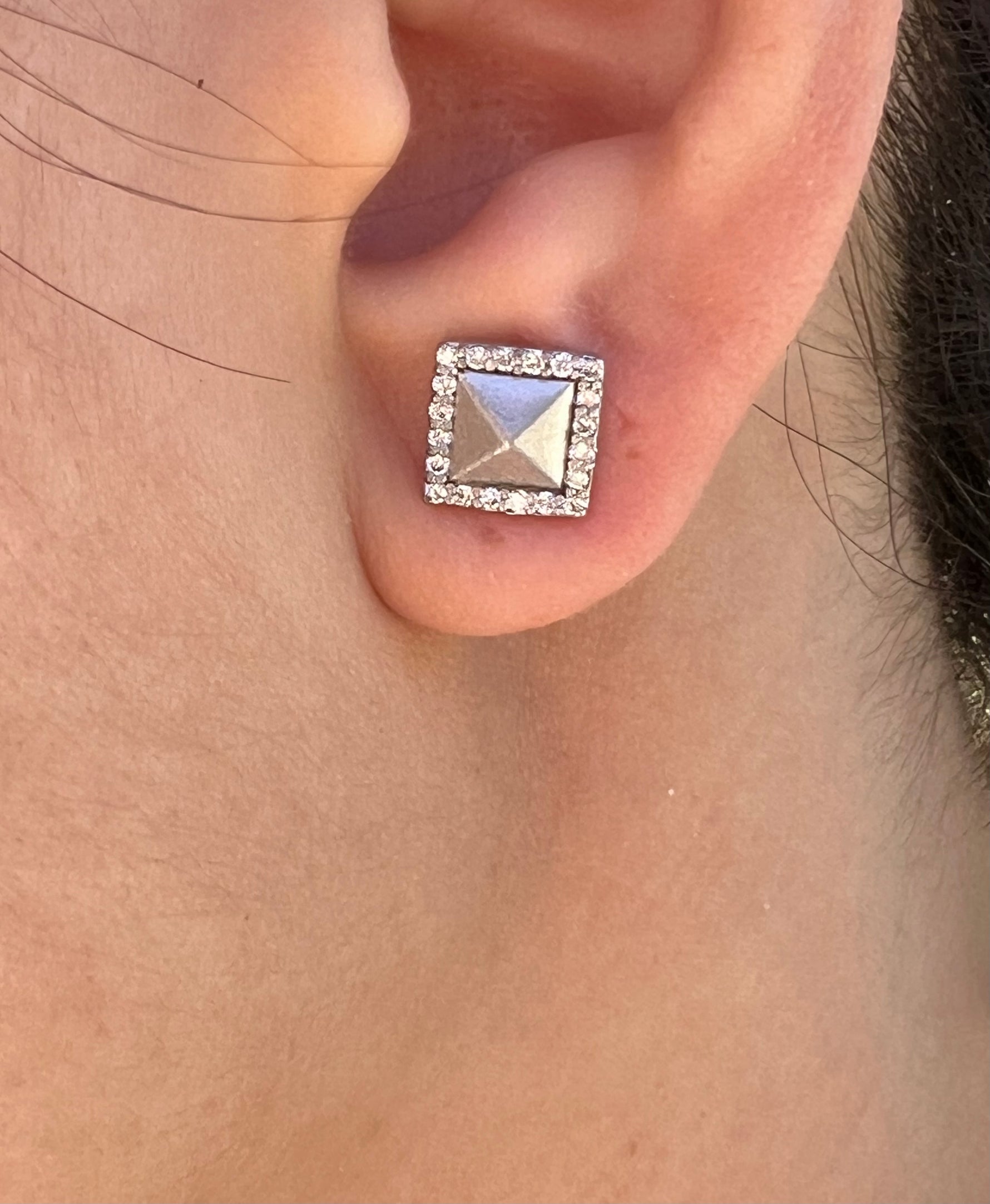 14K Gold Modern Square Pyramid Matt Finishing Studs Diamond Earring - Abtin & Company 