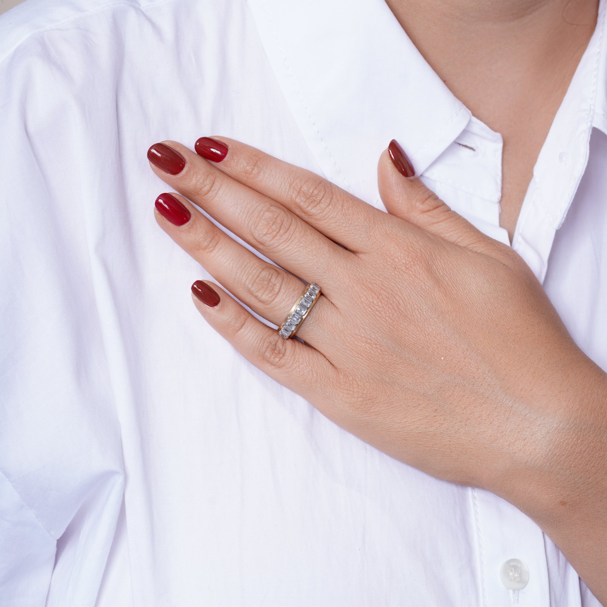 Emerald cut Vivenne Bnad