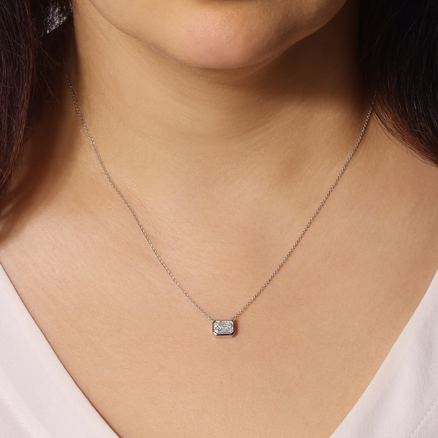 Emerald Cut Bezel Lumière Pendant