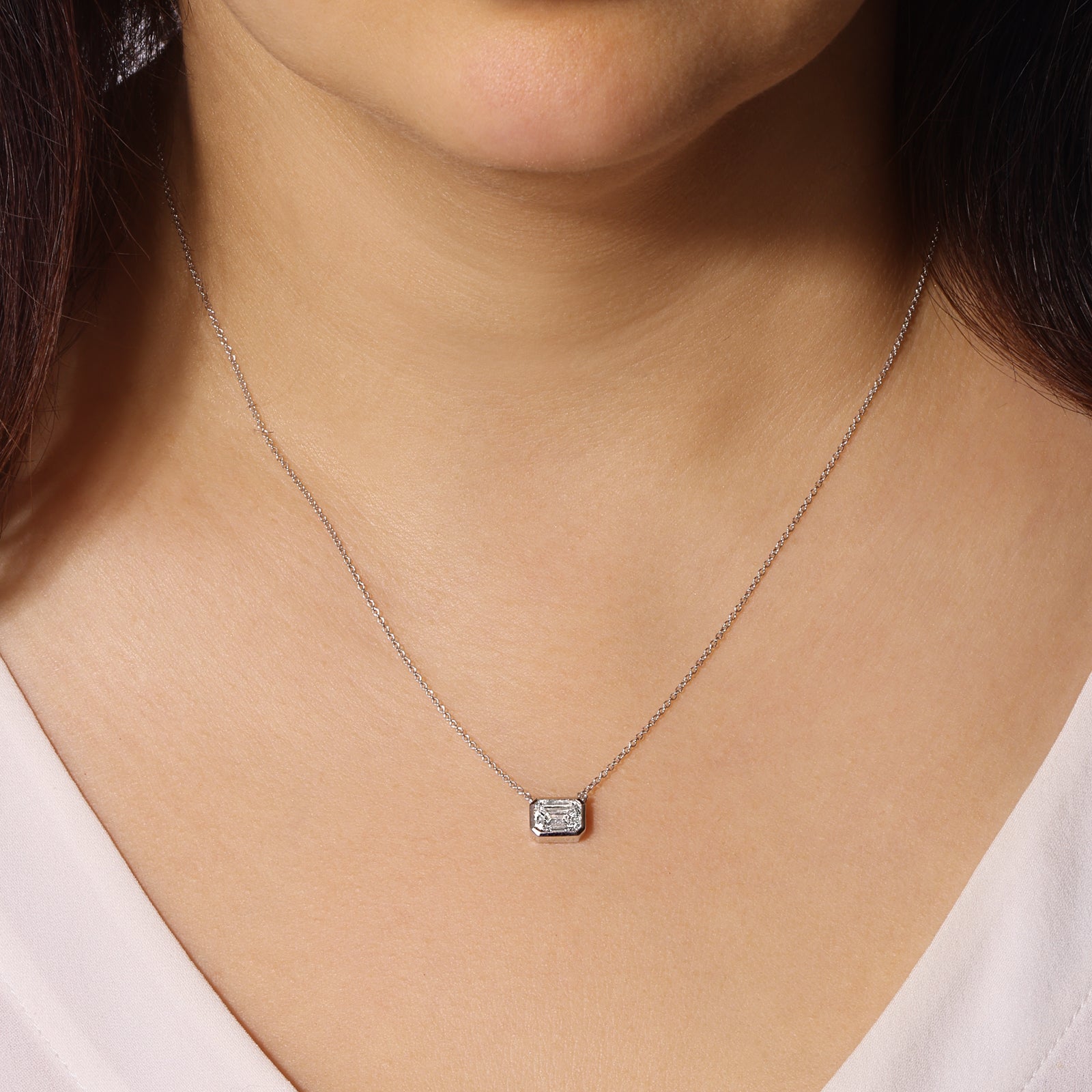 Emerald Cut Bezel Lumière Pendant