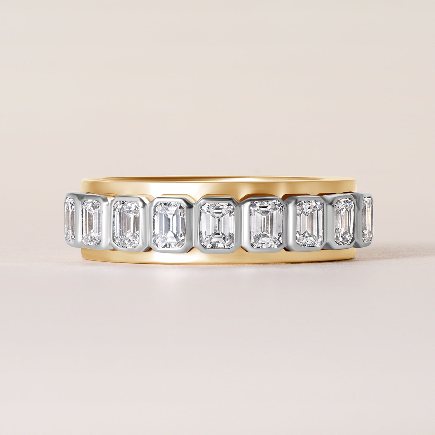 Emerald cut Vivenne Bnad