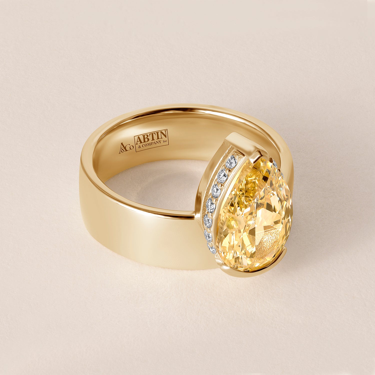 SOLIS Ring