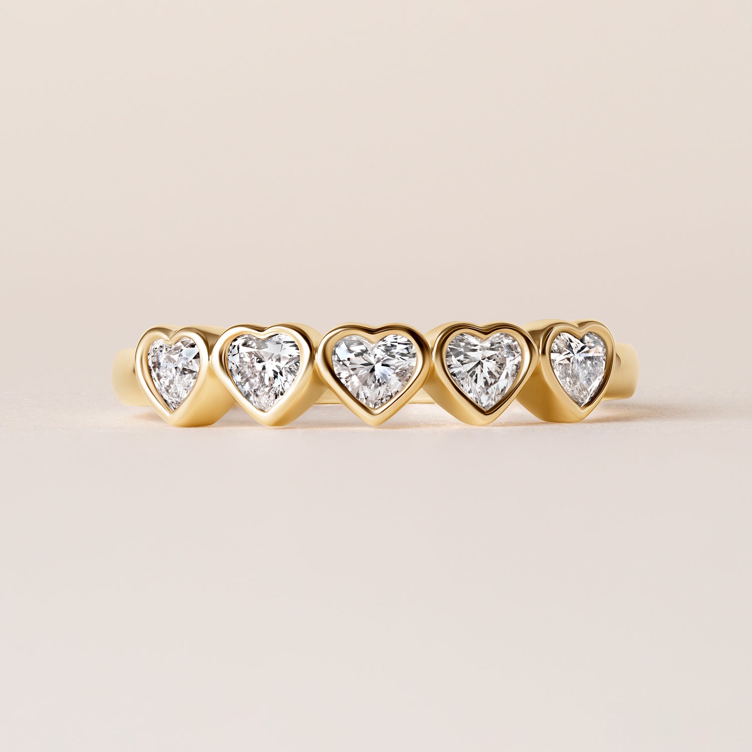 Aurora Line Heart Elegance Band