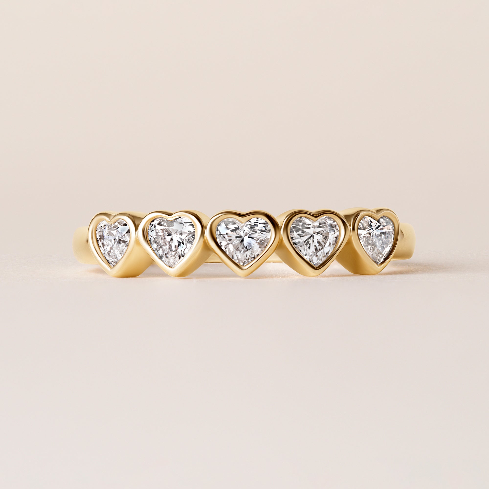 Aurora Line Heart Elegance Band