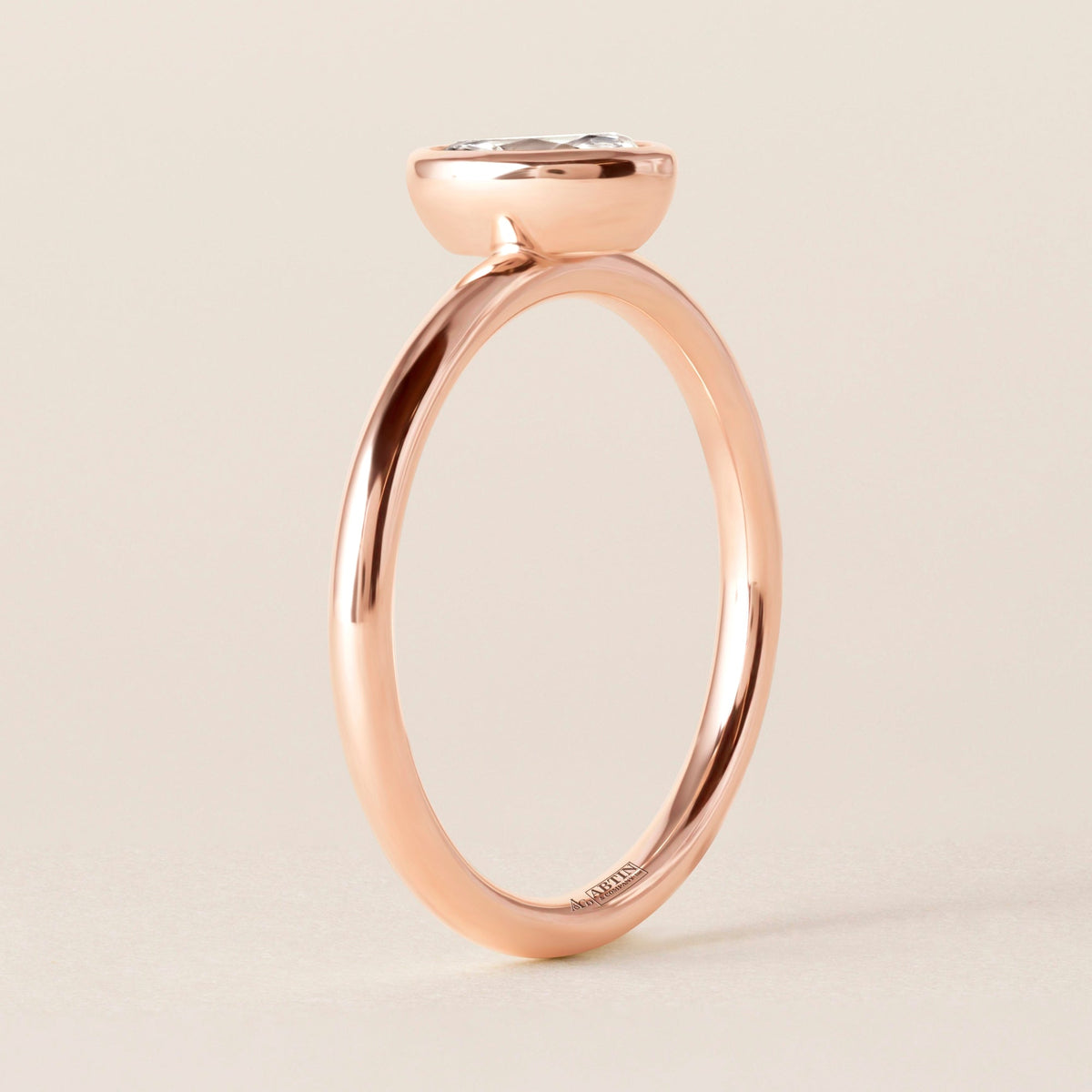 Offset Oval Lux Ring Ring ABB-710.3-OV-D-5  - Abtin & Co.