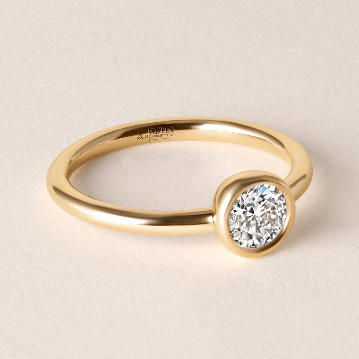 Offset Round Luxe Ring Ring ABB-710.3-RD-D-1  - Abtin & Co.