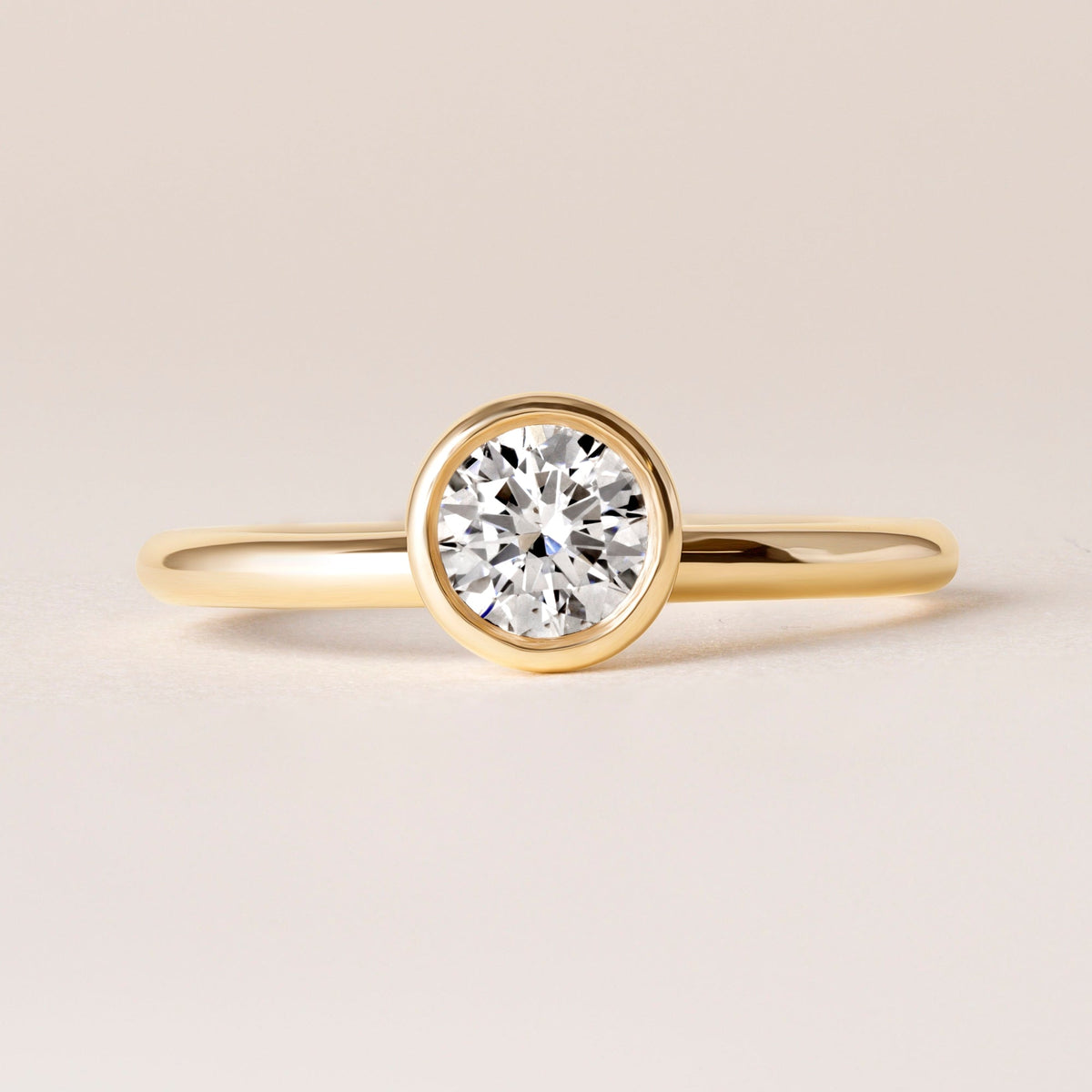 Offset Round Luxe Ring Ring ABB-710.3-RD-D-1  - Abtin & Co.