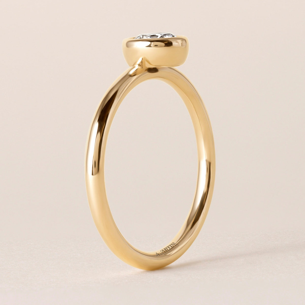 Offset Round Luxe Ring Ring ABB-710.3-RD-D-1  - Abtin & Co.