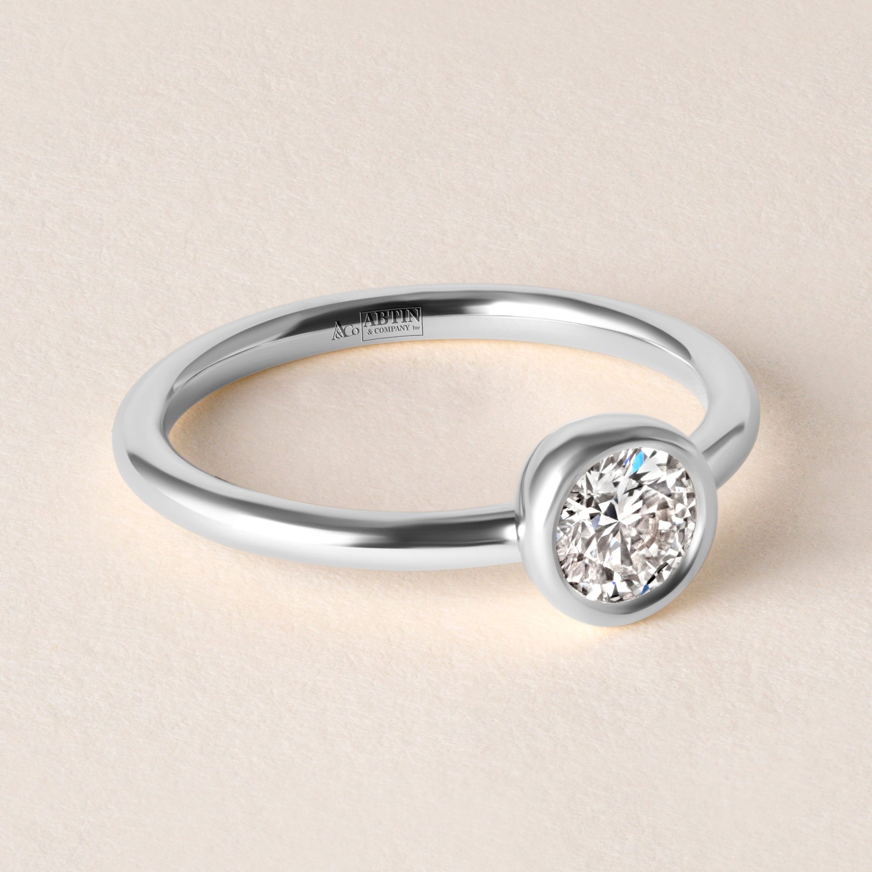 Offset Round Luxe Ring Ring ABB-710.3-RD-D-3  - Abtin & Co.
