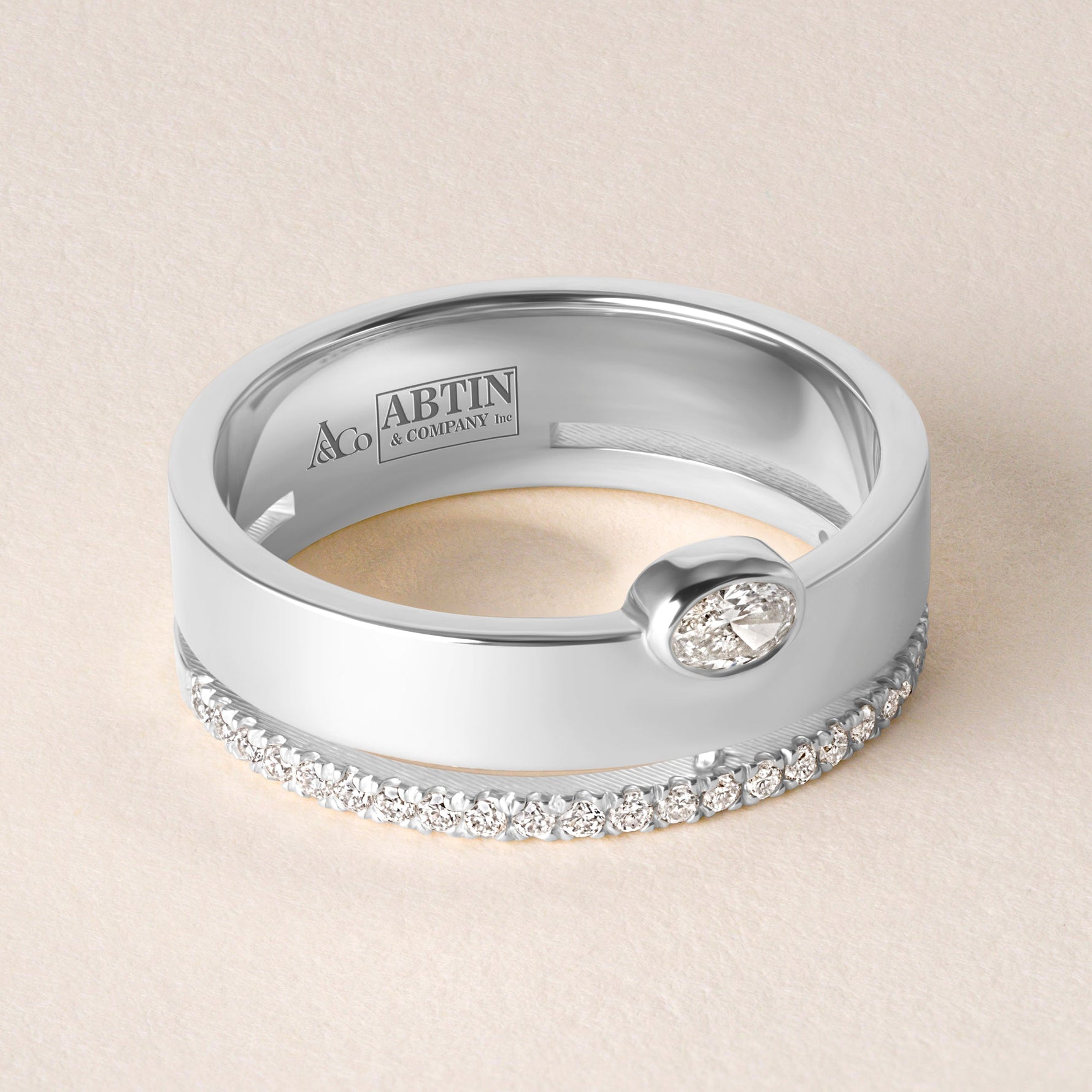 Oval Élevé Band Ring ABB-713.1-V2-OV-D-3  - Abtin & Co.