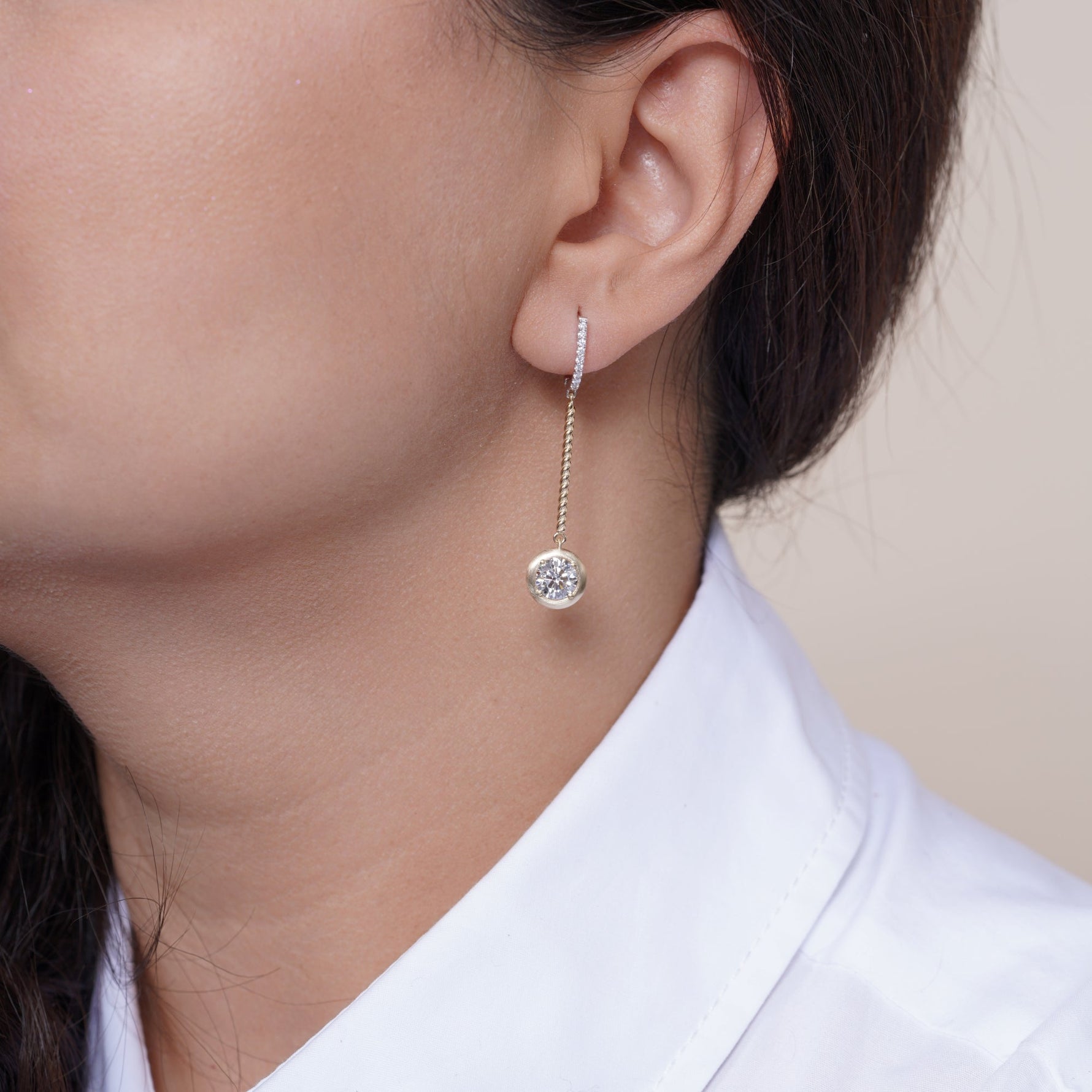 Riviera Round Cascade Drop Earrings Earring ABE-238V5-RD-LGD-1  - Abtin & Co.