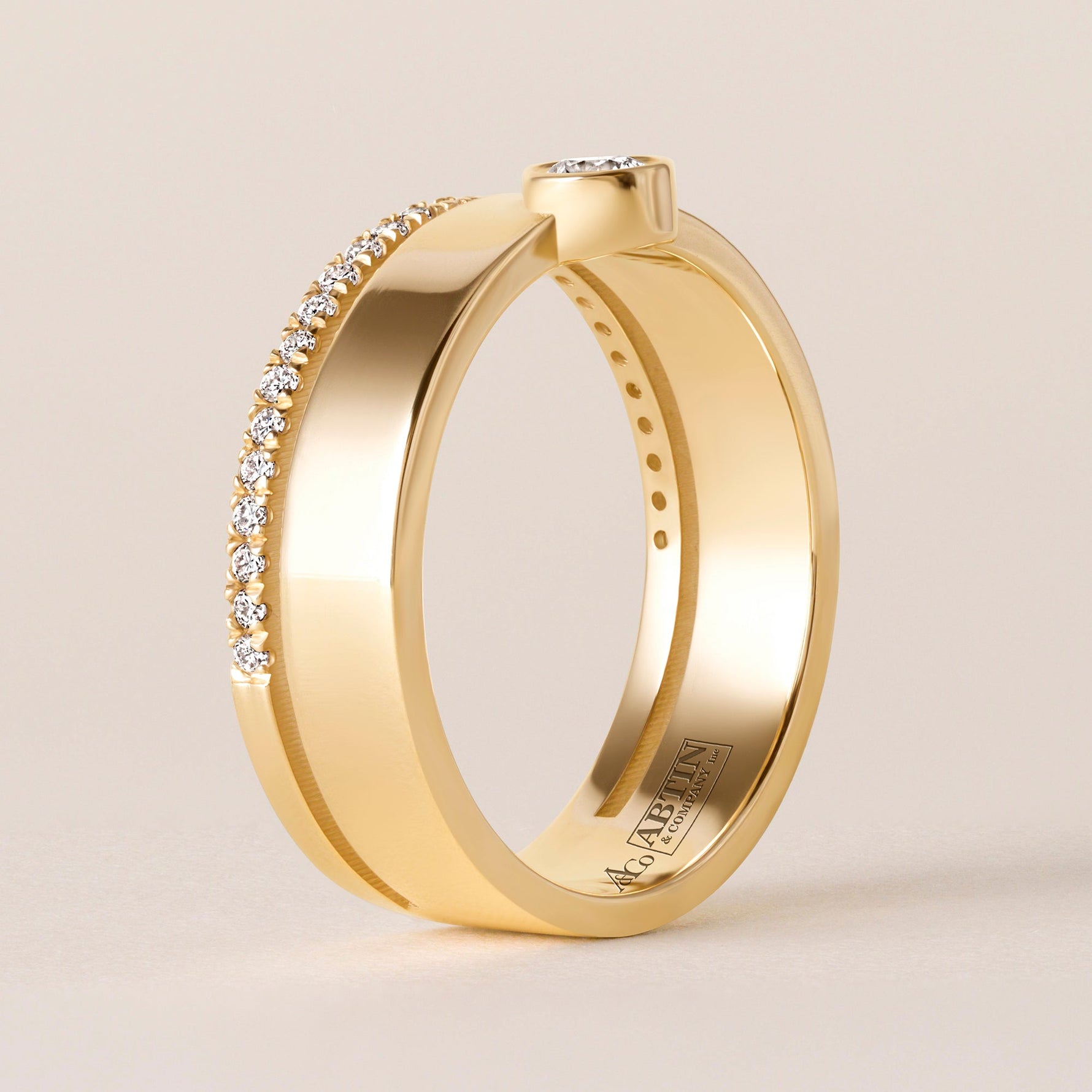 Round Élevé Band Ring ABB-713.1-V2-RD-D-1  - Abtin & Co.