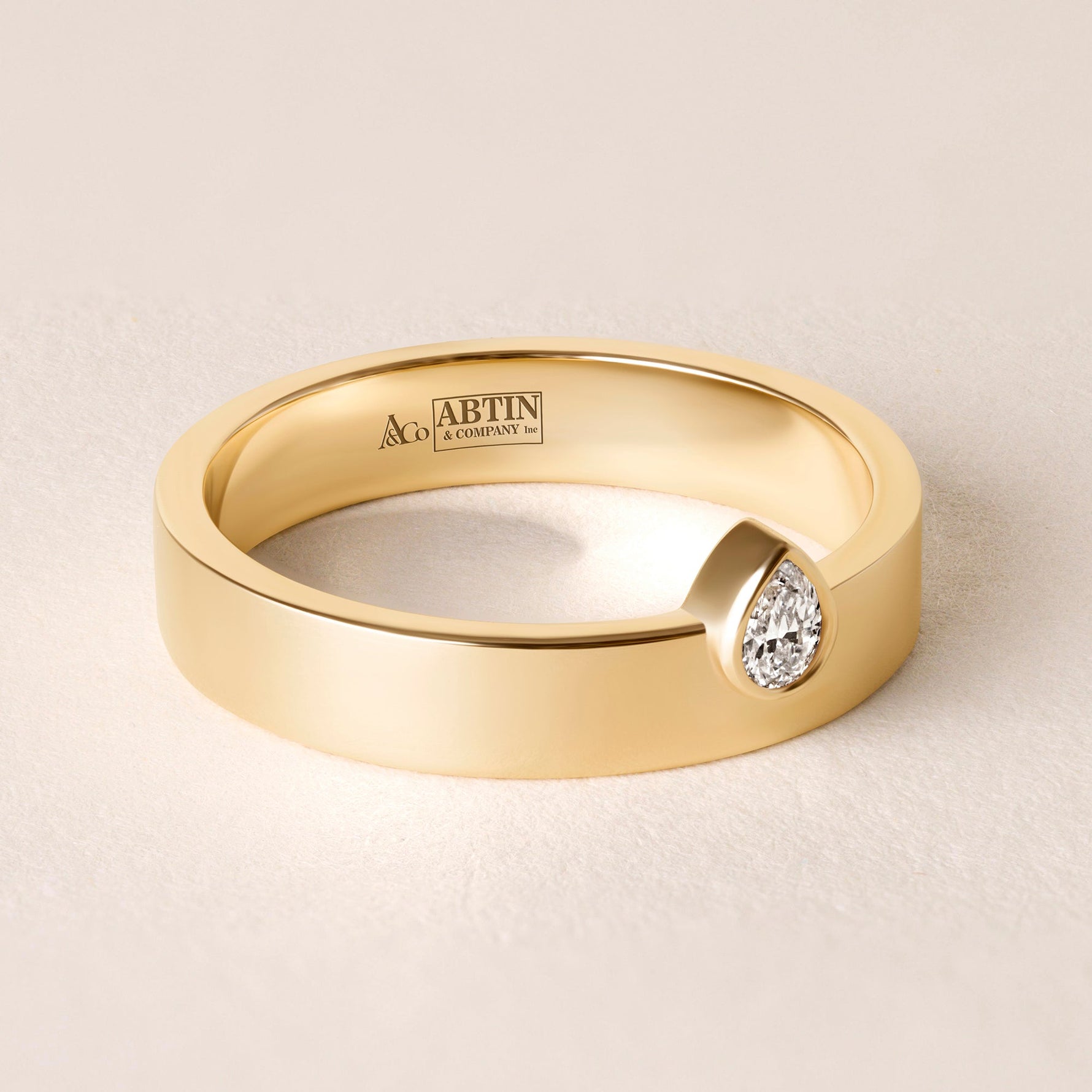 Vertical Pear Centerline Edge Ring Ring ABB-713.1V1-PR2-D-1  - Abtin & Co.